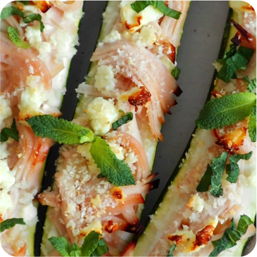 Bruschetta faible en calories prête en quelques minutes.