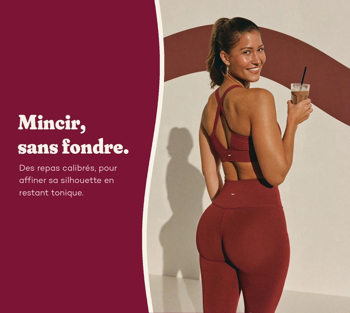 Mincir sans fondre, une femme en tenue de sport et un shake chocolat